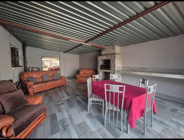 4 BEDROOM HOUSE FOR SALE IN SONLAND PARK